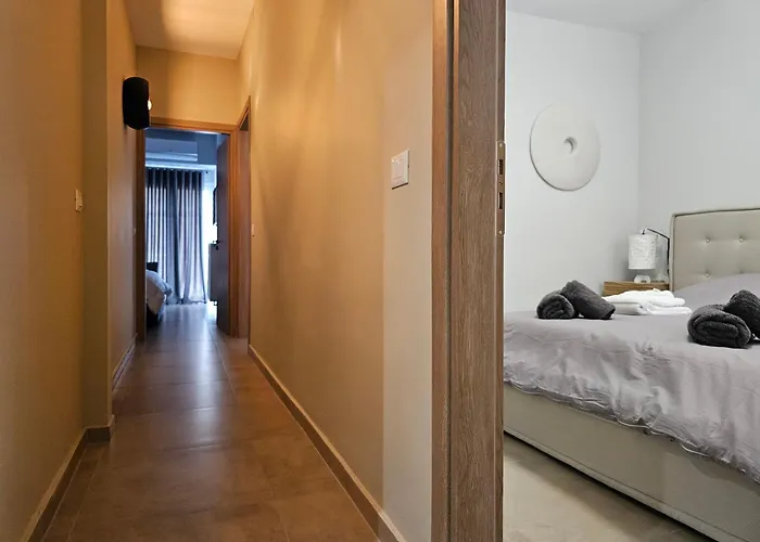 Elegant Vip Apartment - Athens Town